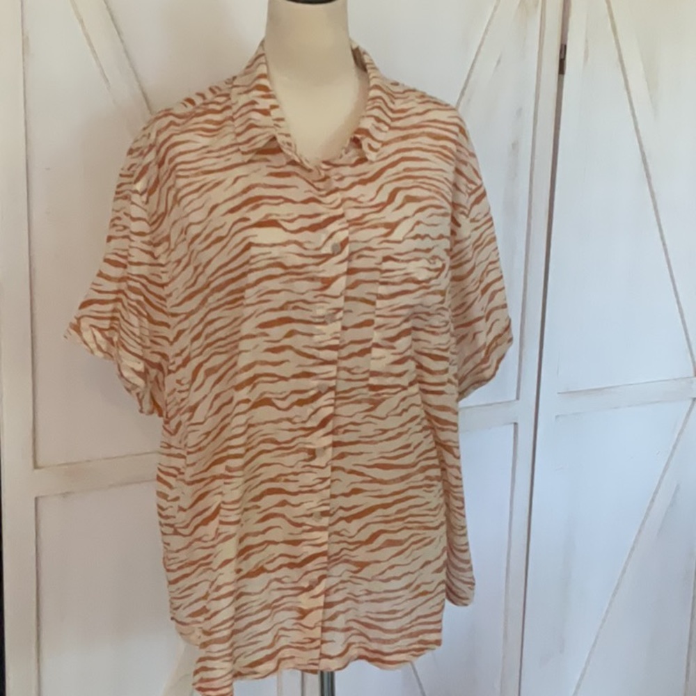 Womens Plus Ava &Viv Button Down Shirt